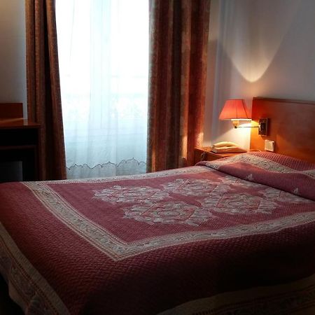 Pax Hotel Paris 18E Экстерьер фото