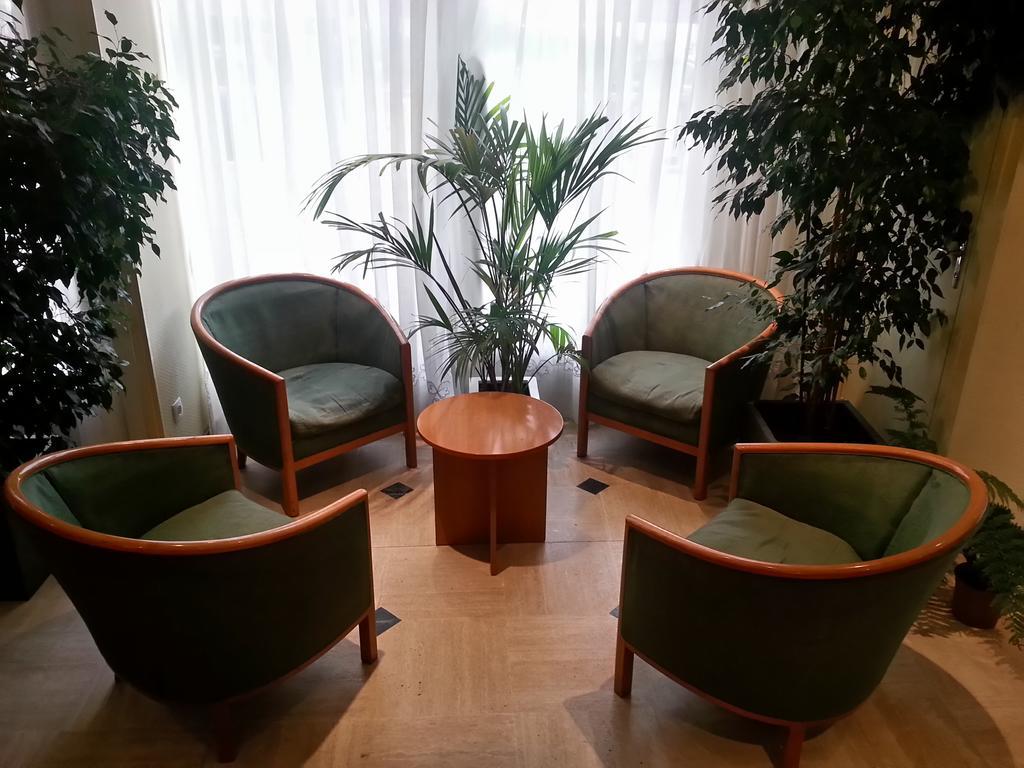 Pax Hotel Paris 18E Экстерьер фото