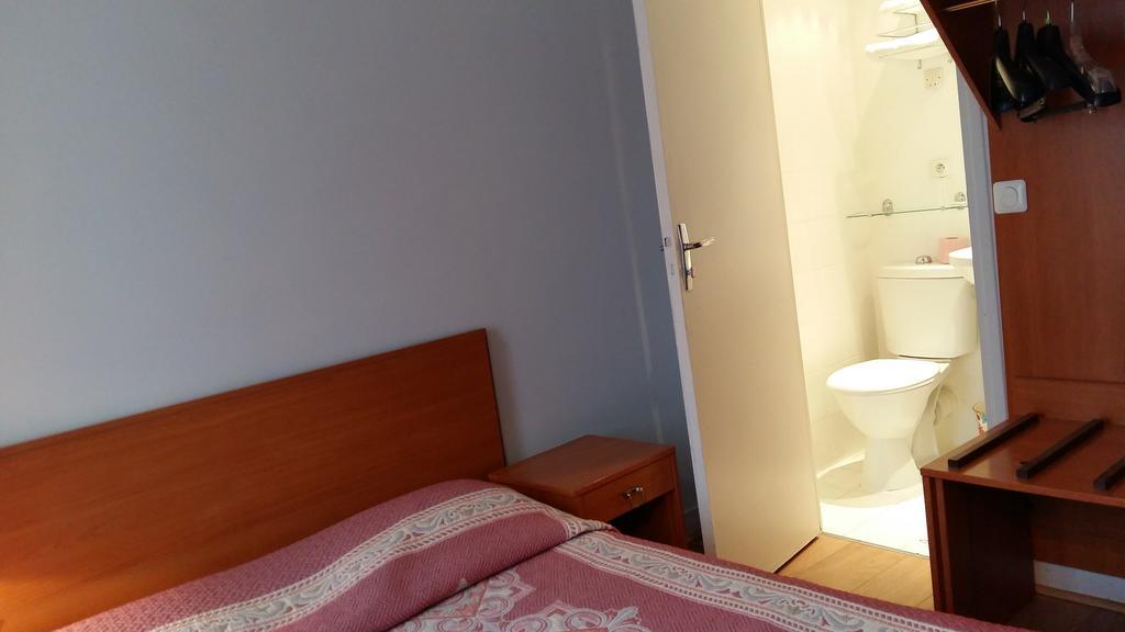 Pax Hotel Paris 18E Экстерьер фото