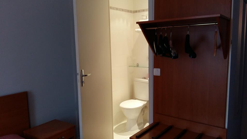 Pax Hotel Paris 18E Экстерьер фото
