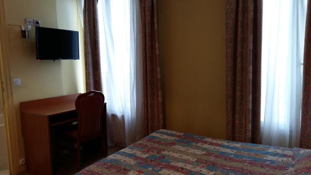 Pax Hotel Paris 18E Экстерьер фото