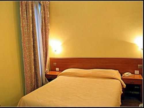 Pax Hotel Paris 18E Экстерьер фото