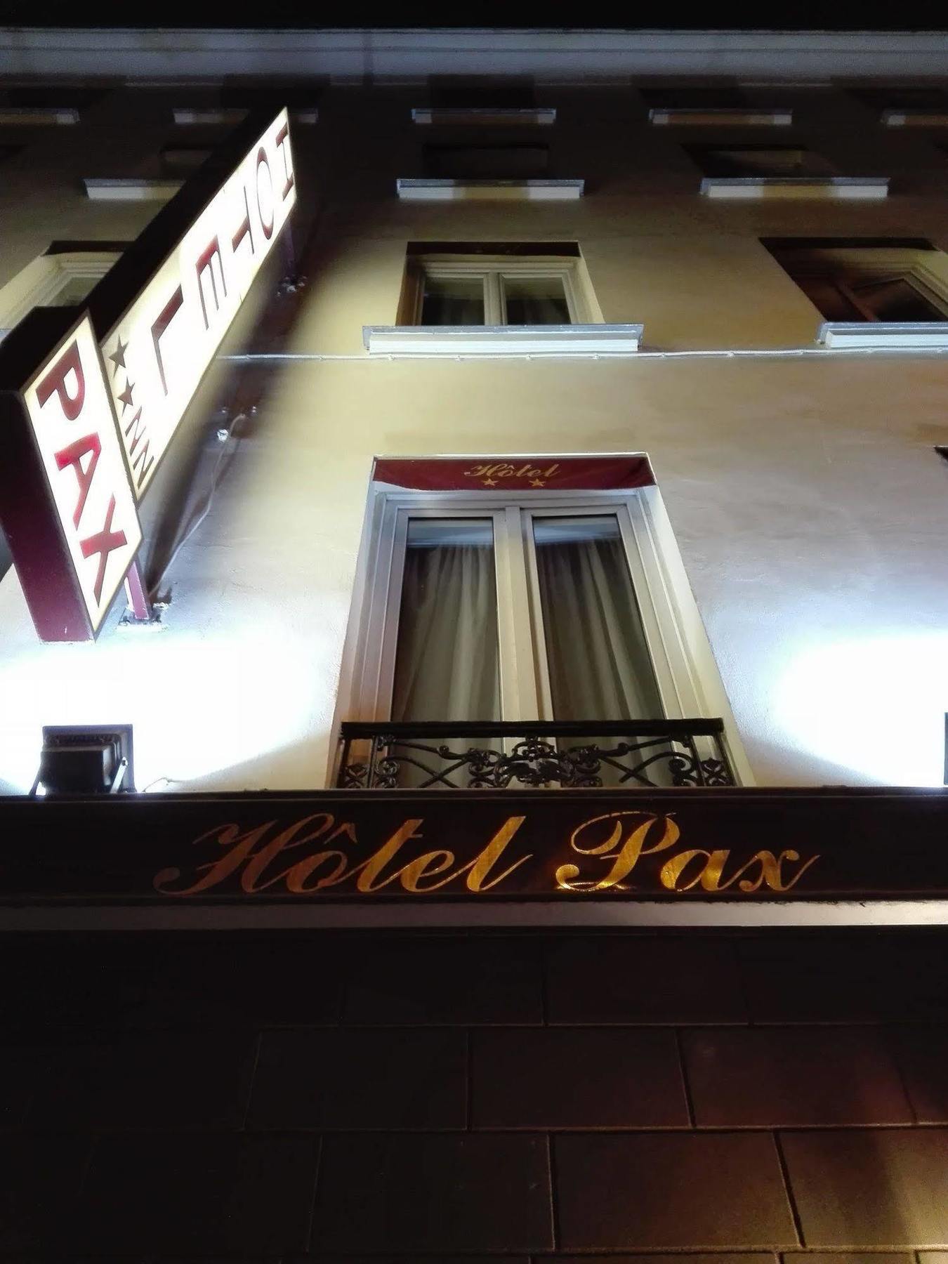Pax Hotel Paris 18E Экстерьер фото